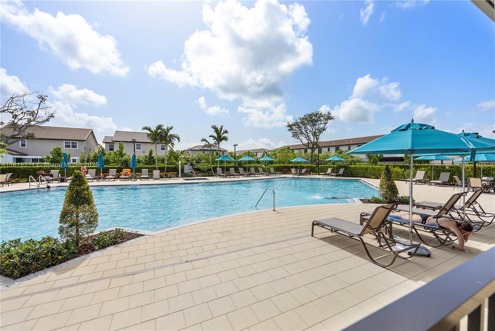 ESTATES AT SILVER PALM - Residential