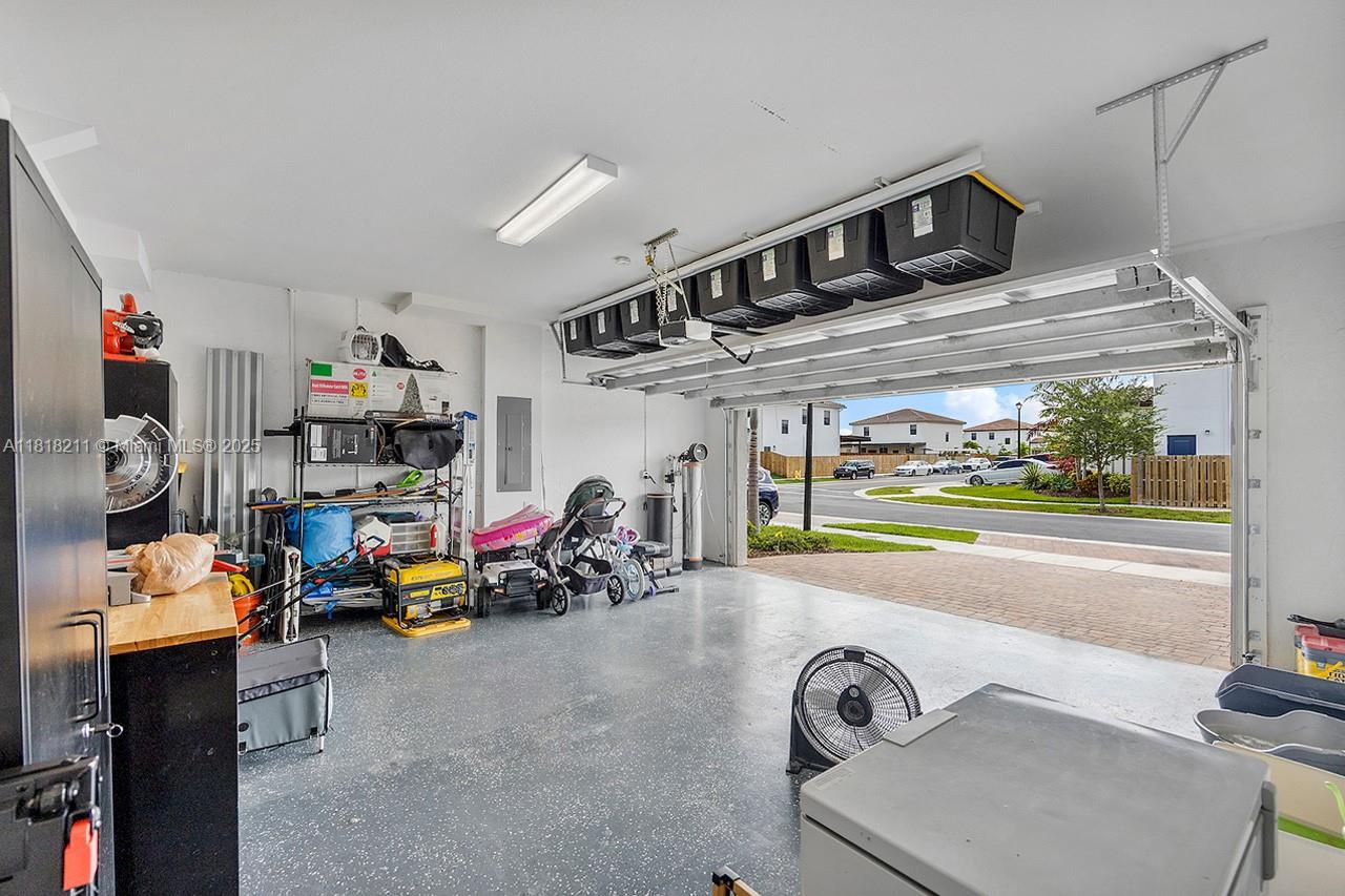 ESTATES AT SILVER PALM - Residential