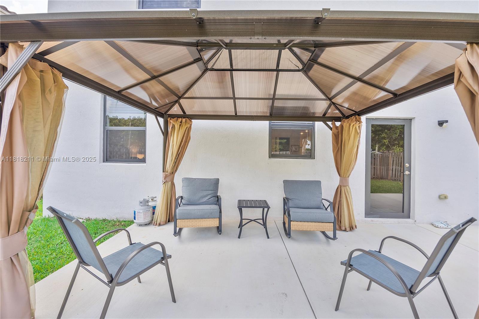 ESTATES AT SILVER PALM - Residential