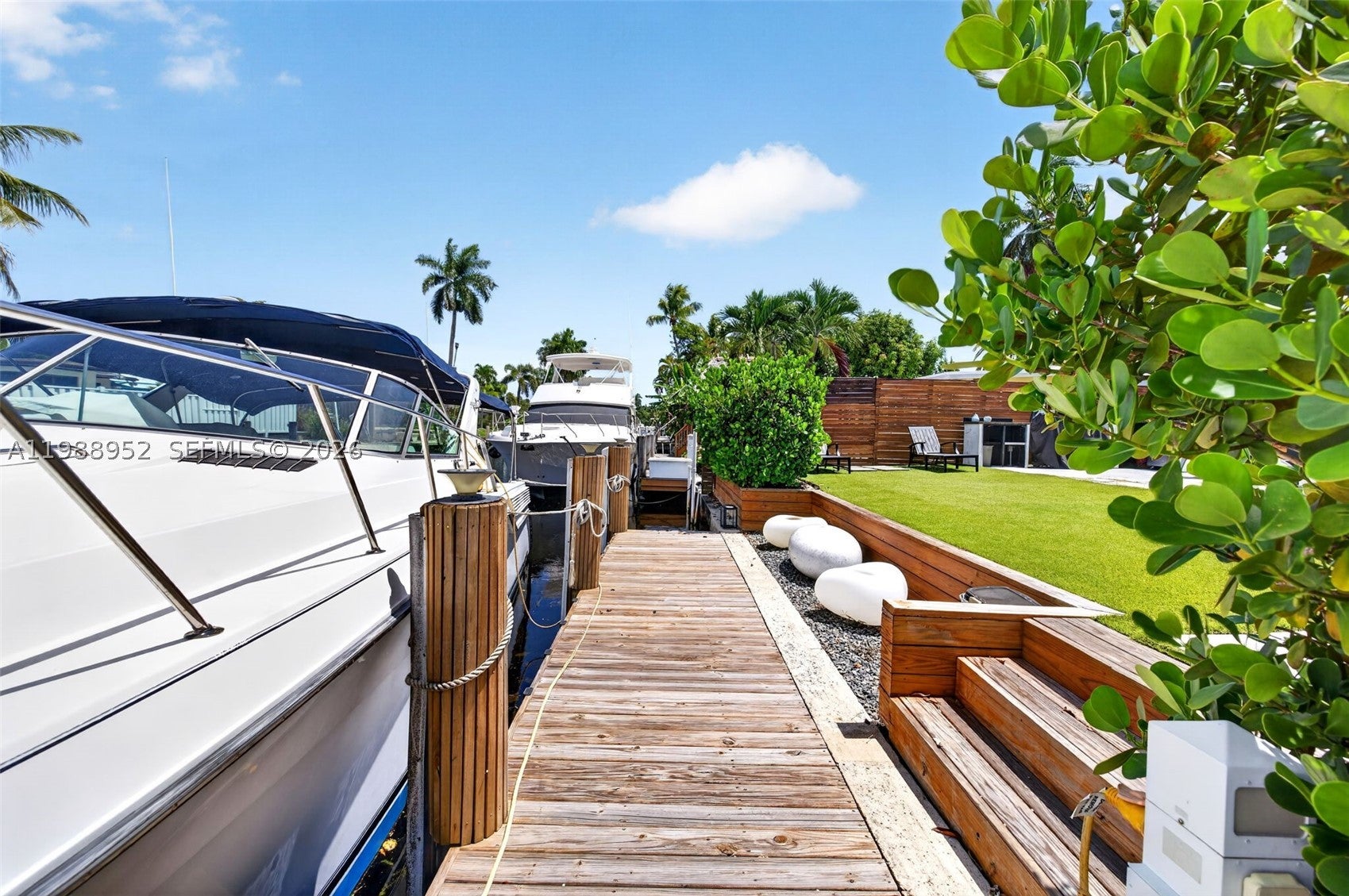 2436 Cat Cay Ln
