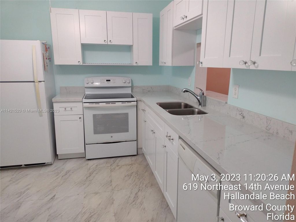 Photo of 619 NE 14th Ave #202, Hallandale Beach, FL 33009 (MLS # A11421520)