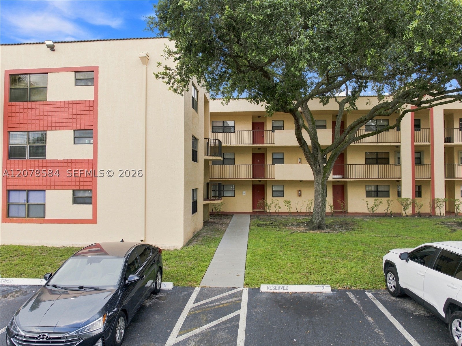 3199 Foxcroft Rd 104