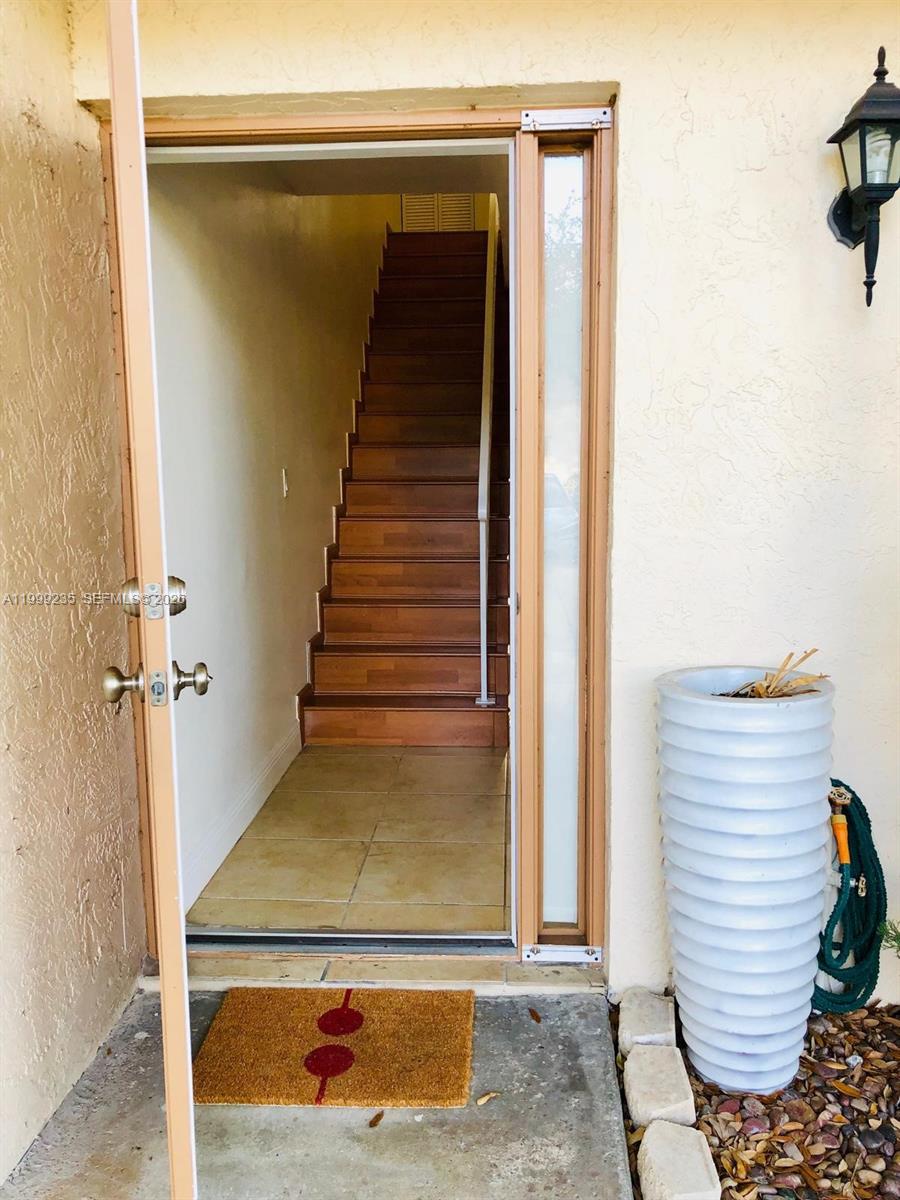 MILLER VILLAS CONDO - Residential Lease