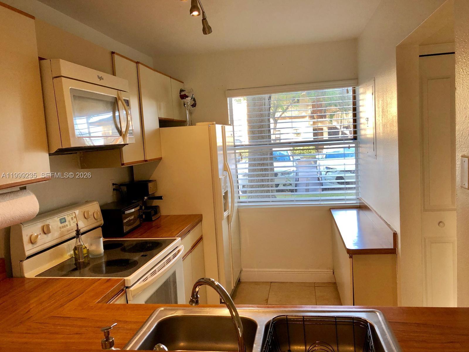 MILLER VILLAS CONDO - Residential Lease