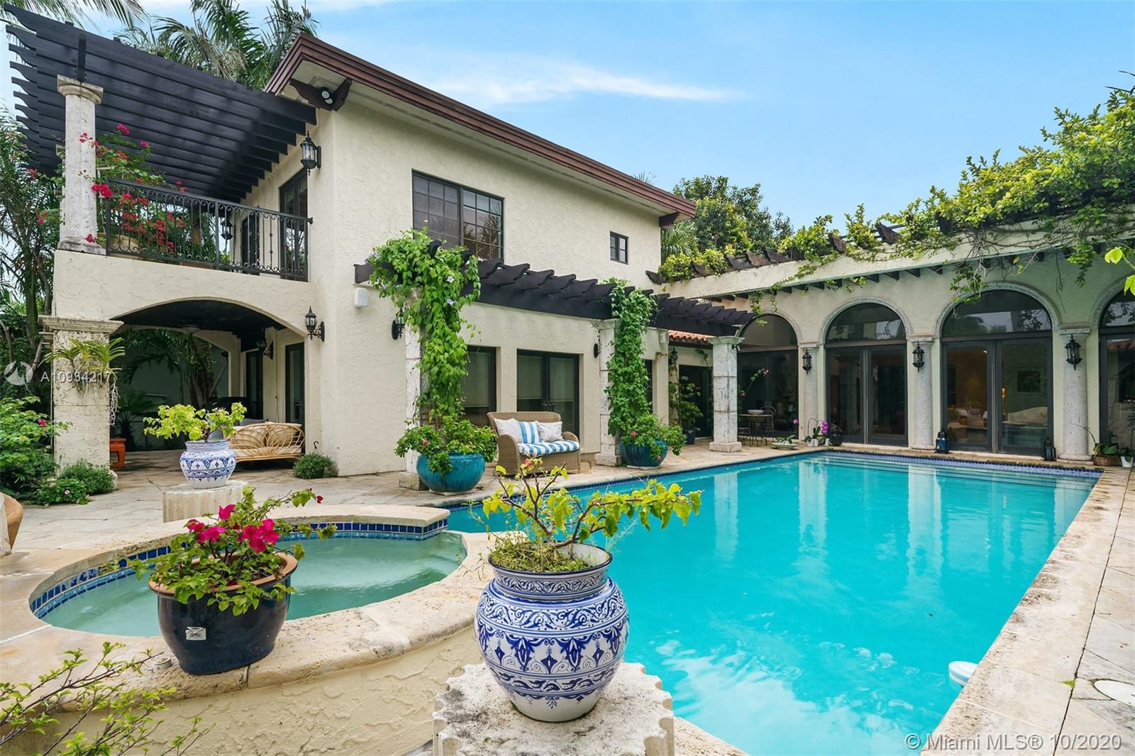 SUNSET ISLANDS-ISLAND NO - Residential