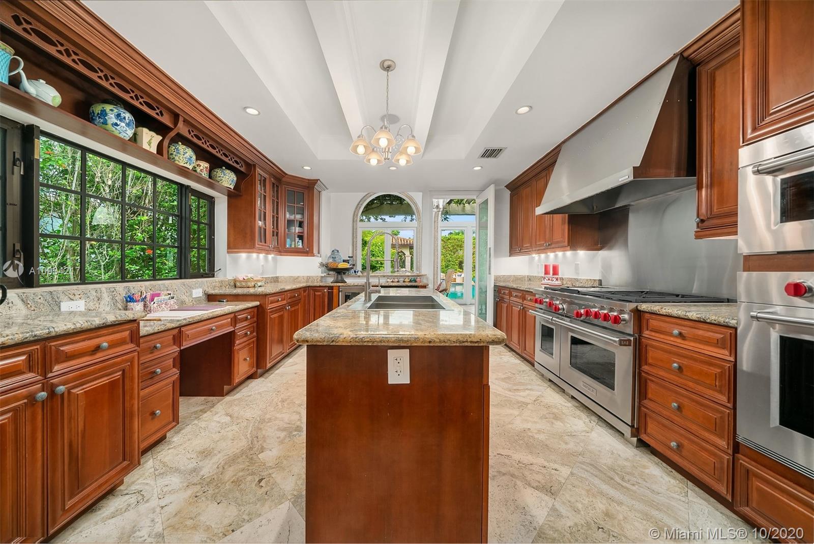 SUNSET ISLANDS-ISLAND NO - Residential