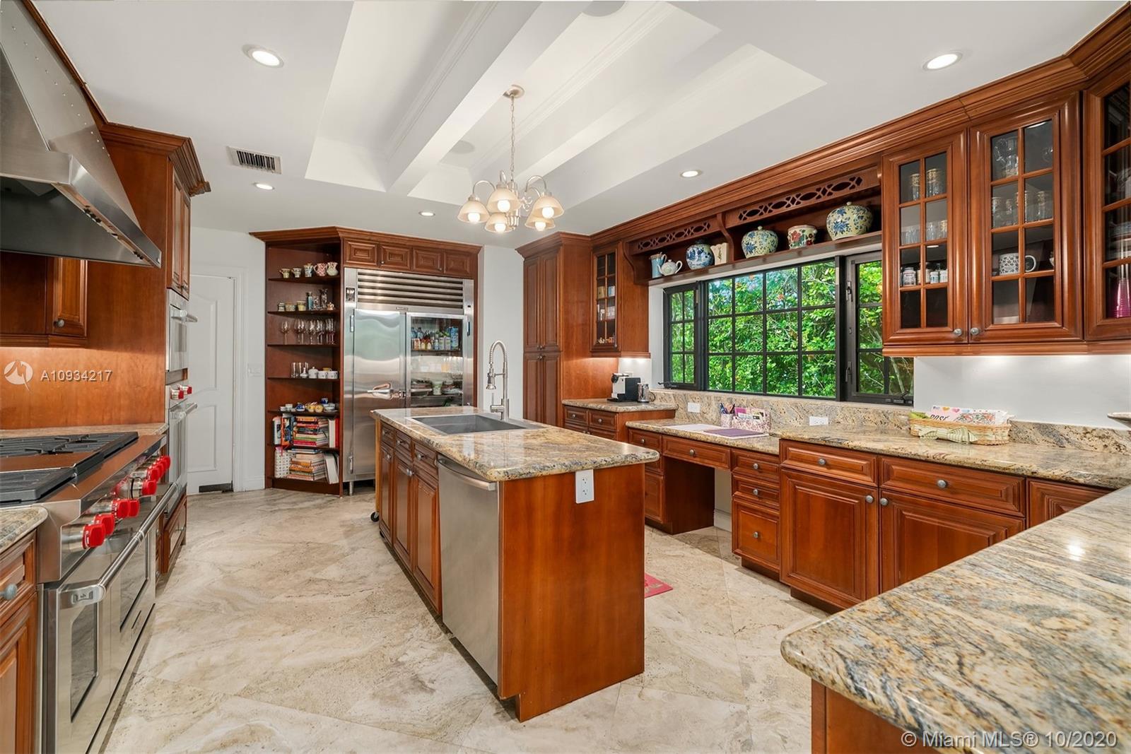 SUNSET ISLANDS-ISLAND NO - Residential