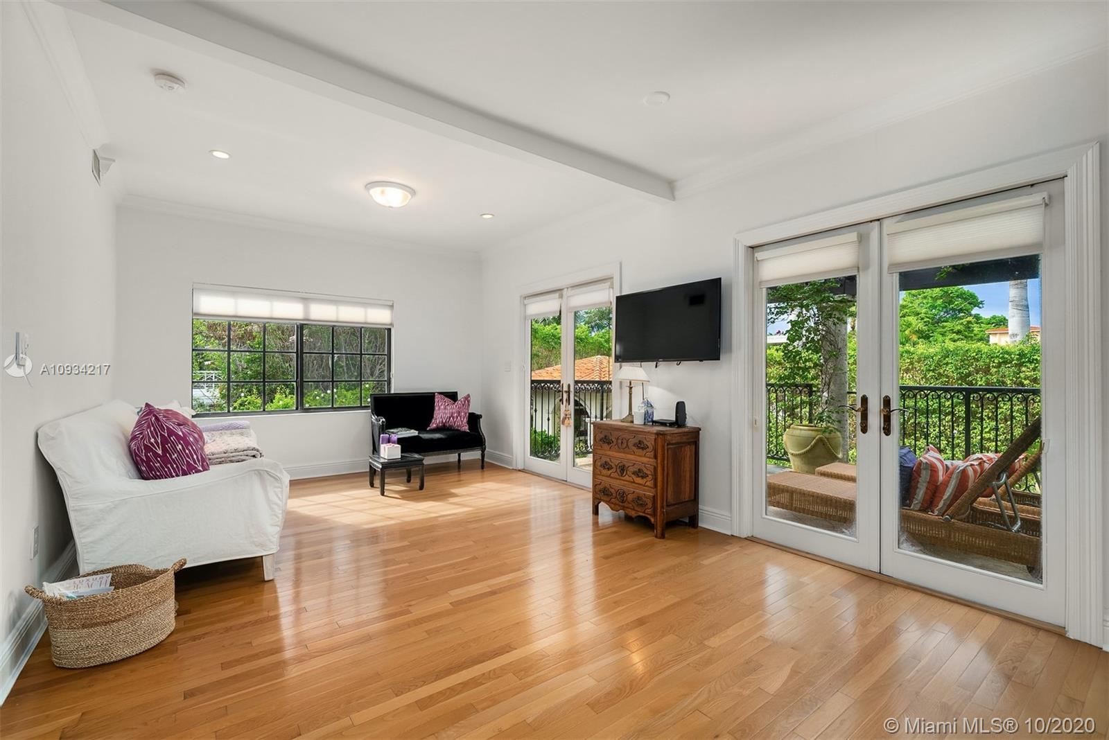 SUNSET ISLANDS-ISLAND NO - Residential