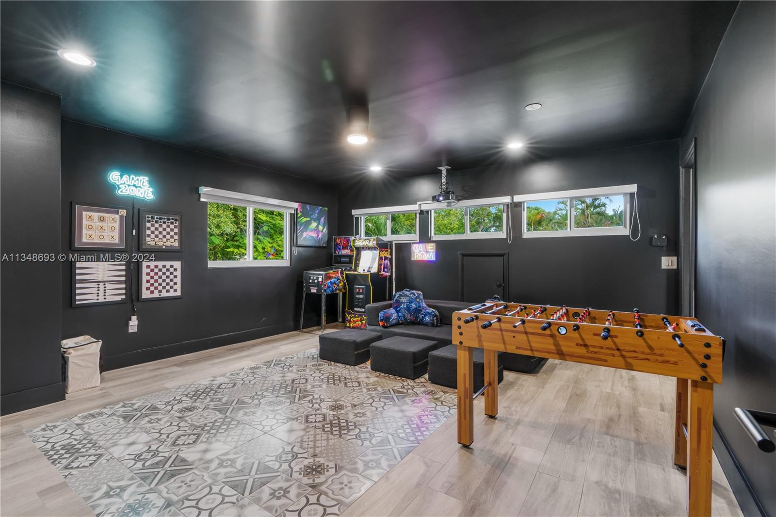 OAKLANE 1ST ADD - Residential