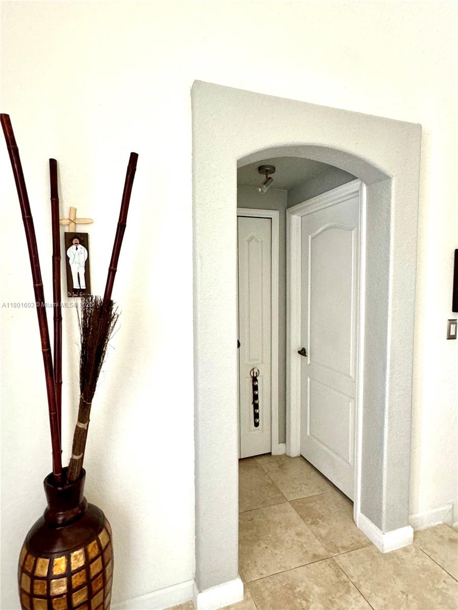 11226 NW 75th Ter .