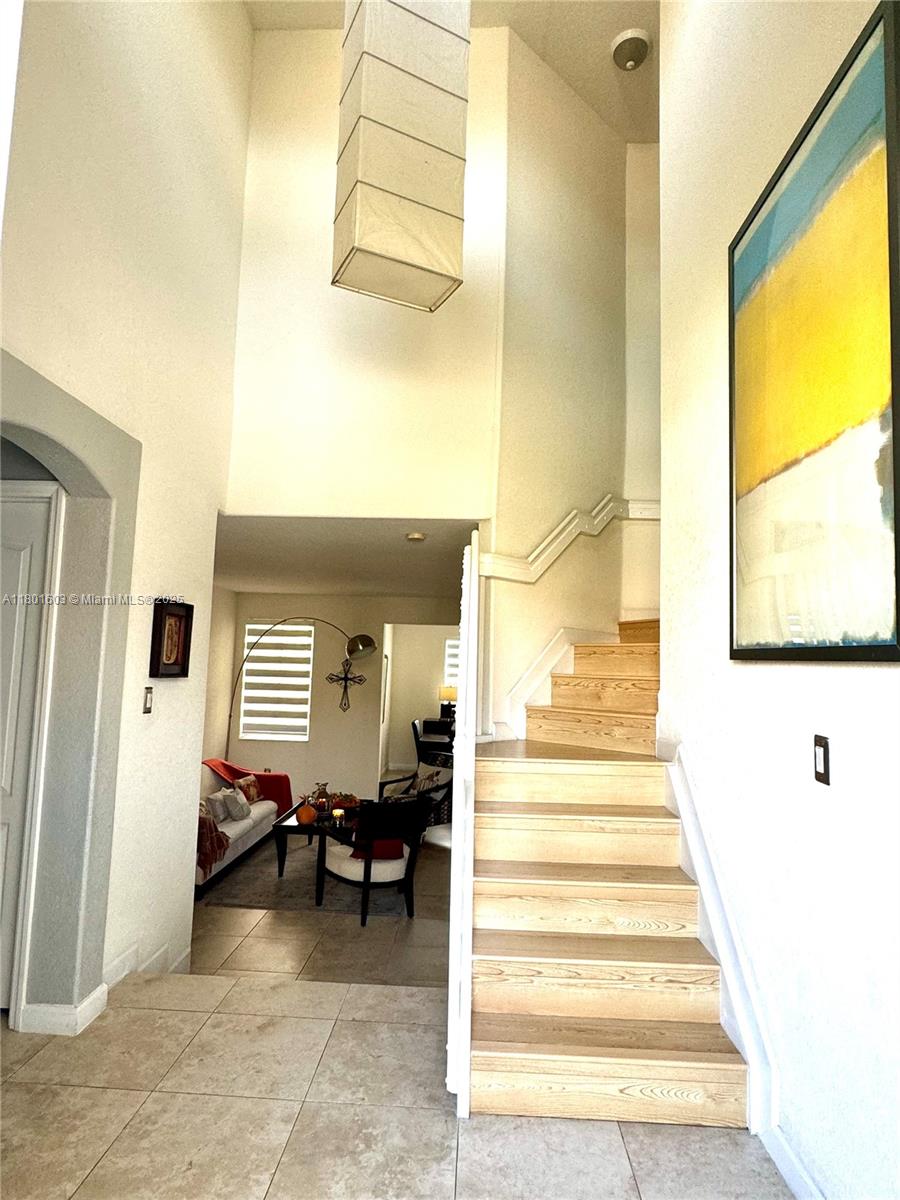 11226 NW 75th Ter .