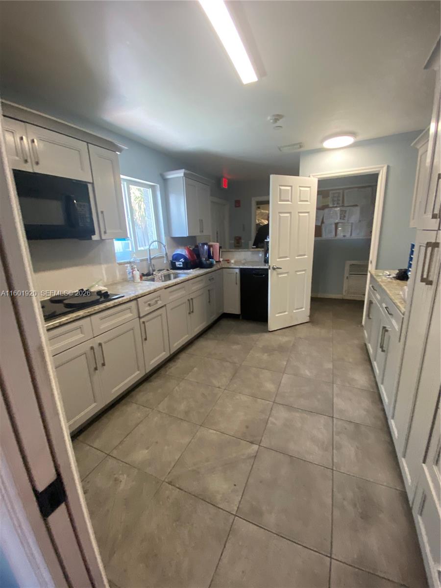 LAKE OSBORNE HEIGHTS - Residential
