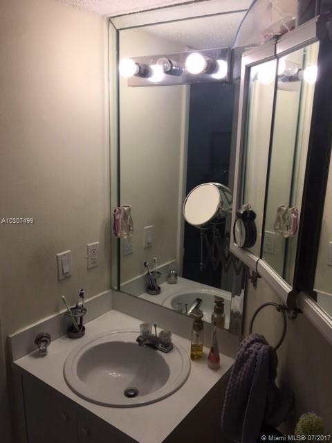 VERABELLA FALLS CONDO - Residential Lease