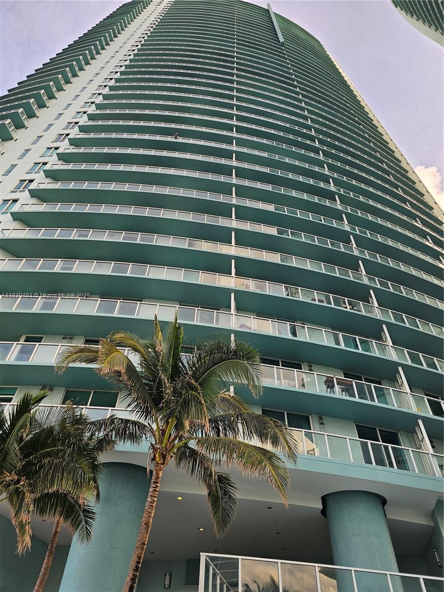1900 N Bayshore Dr 1803