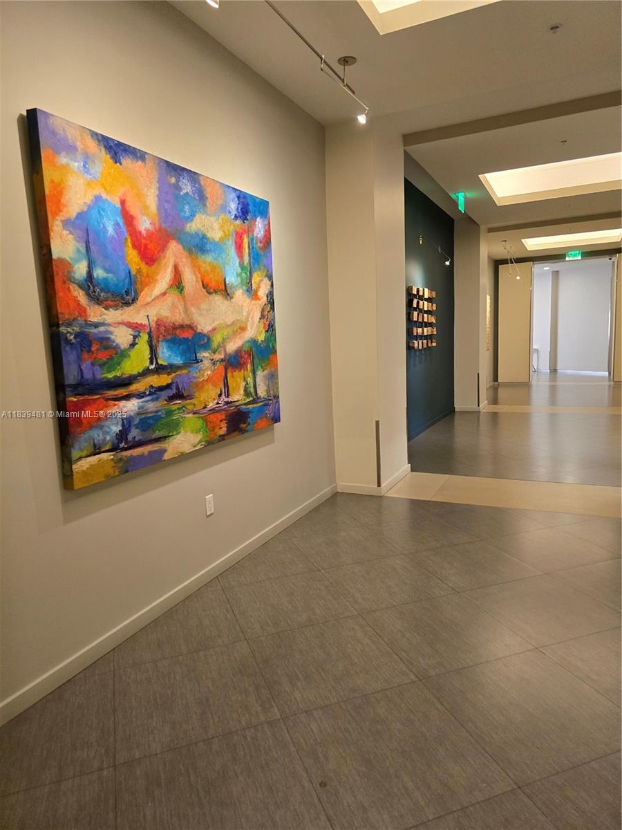 1900 N Bayshore Dr 1803
