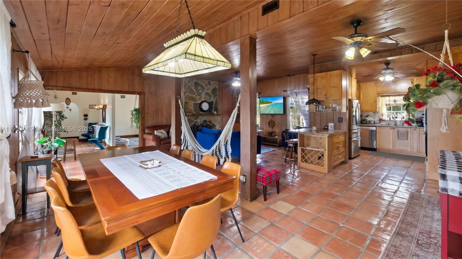 ALADDIN CITY - Residential