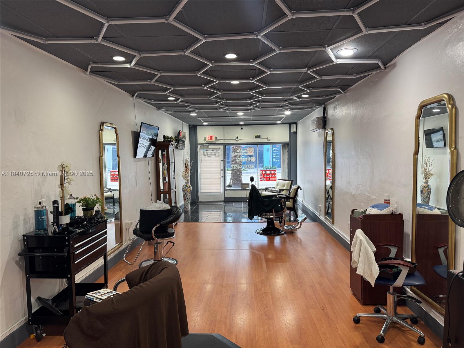 Prime Commercial Space on Federal Highway – Endless Possibilities!
Unlock the potential of this versatile property, offering approximately 1,000 square feet of interior space in a high-visibility location directly on Federal Highway. With heavy daily traffic and excellent frontage, this property ensures maximum exposure for your business.
Currently configured as a fully operational hair salon, the layout can easily be adapted to suit a variety of business uses including retail, professional office, boutique studio, wellness services, or specialty shop—the possibilities are endless.
