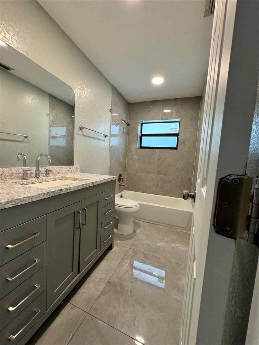Rental Property at 2731 Sw 7th St 1, Fort Lauderdale, Broward County, Florida - Bedrooms: 2 
Bathrooms: 1  - $2,100 MO.