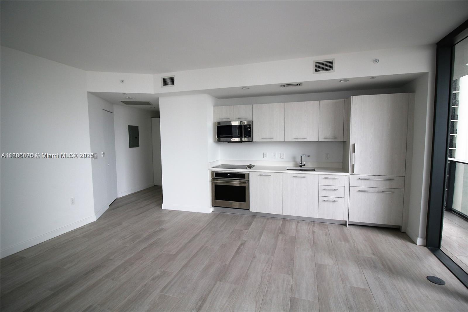 55 SW 9th St 1608