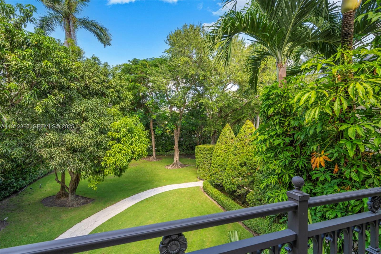 GRANADA PARK AMD - Residential