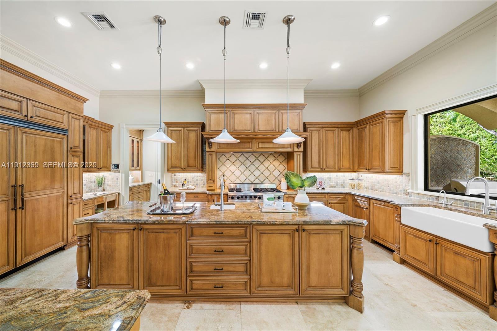 GRANADA PARK AMD - Residential