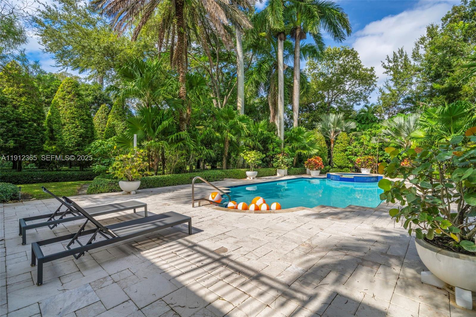 GRANADA PARK AMD - Residential