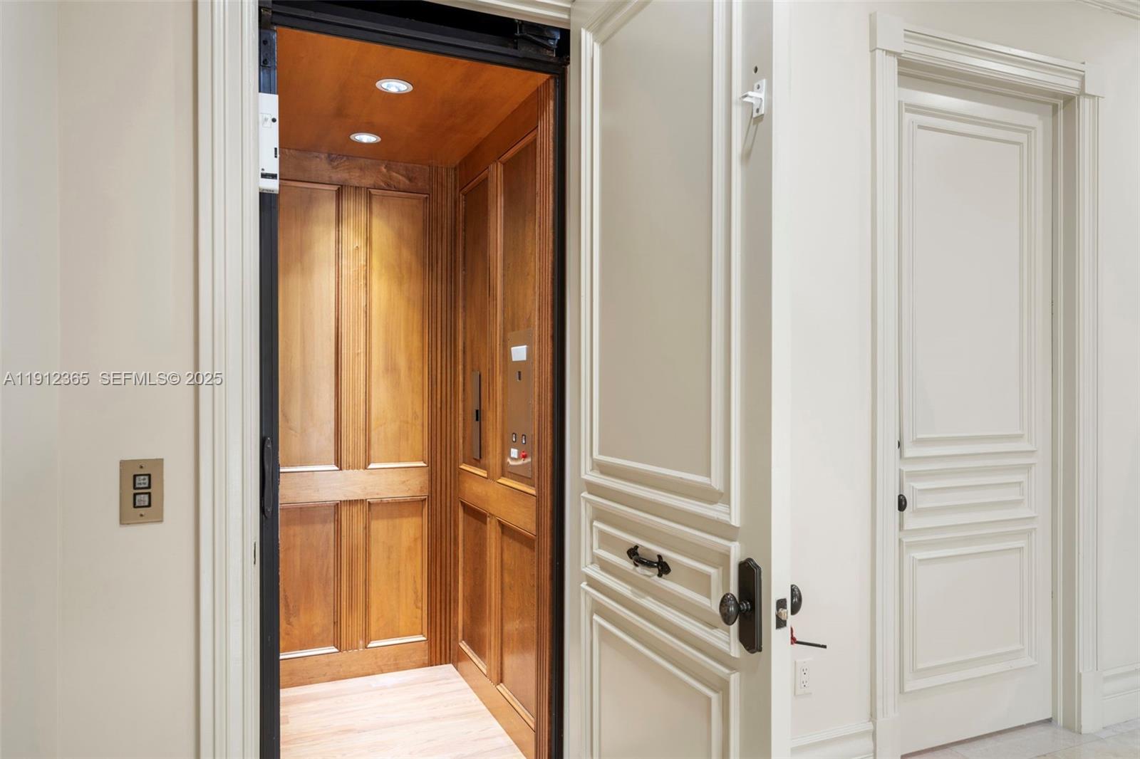 GRANADA PARK AMD - Residential