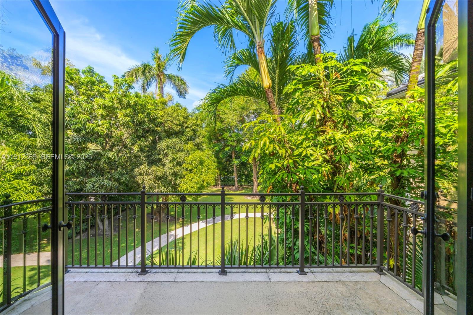 GRANADA PARK AMD - Residential