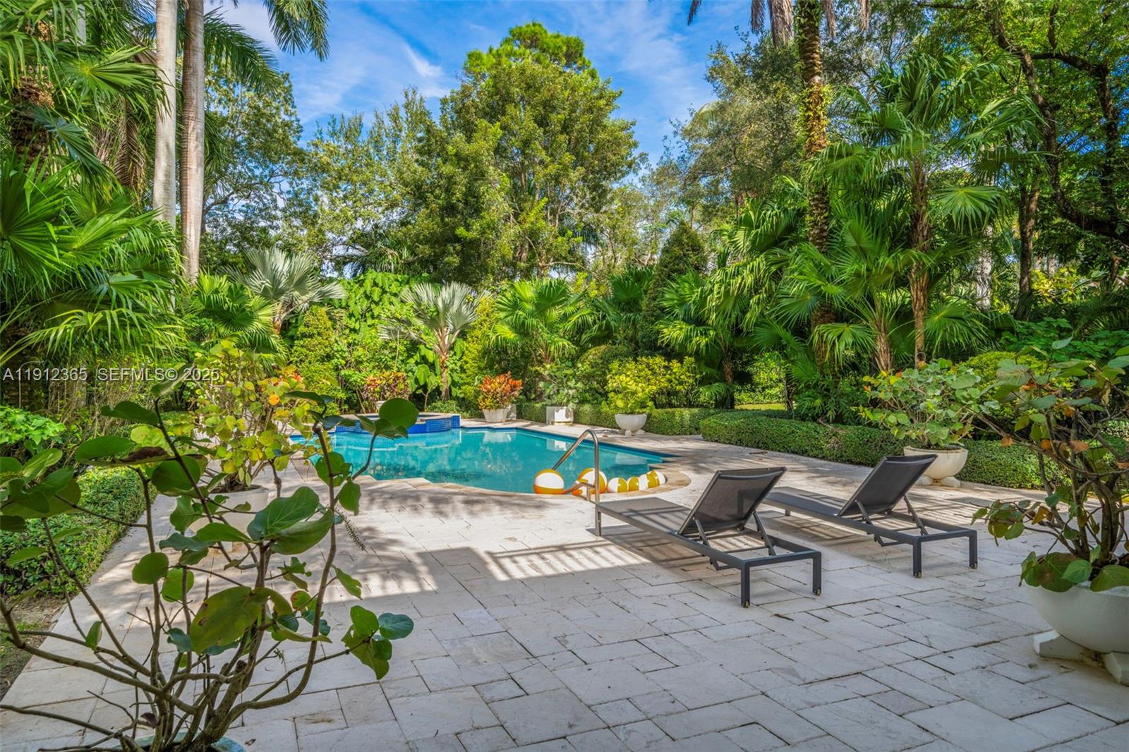 GRANADA PARK AMD - Residential