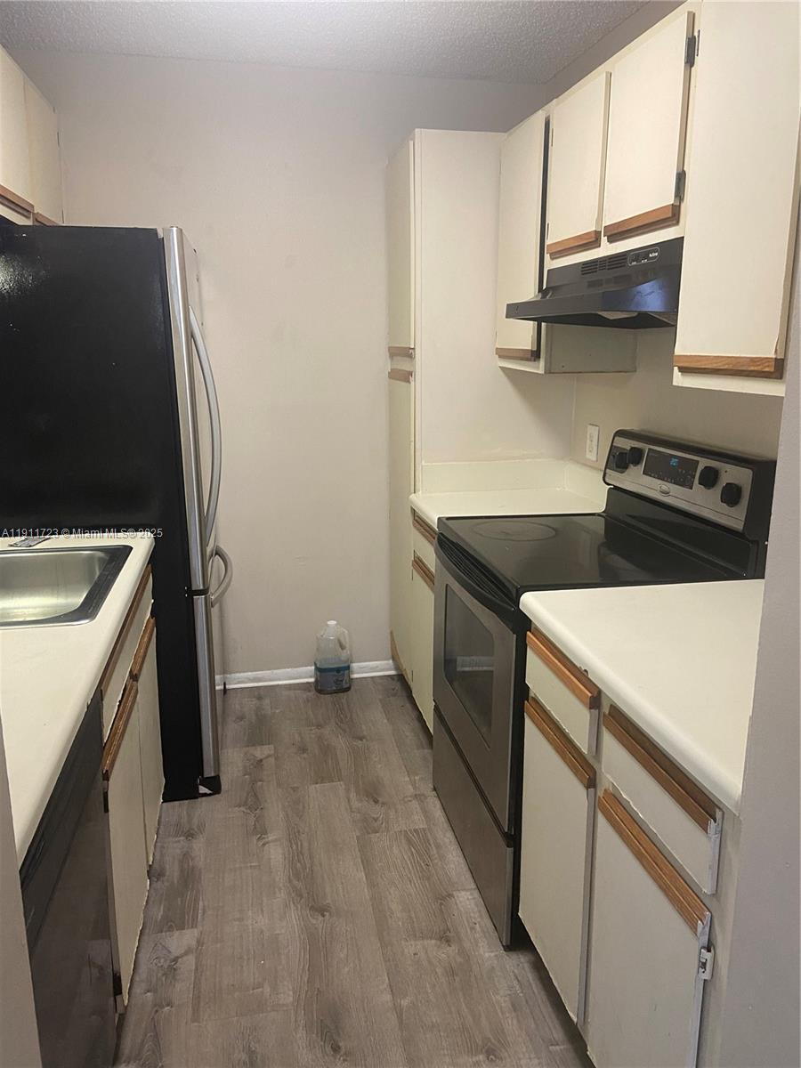 PALM AIRE GARDENS CONDO - Residential Lease