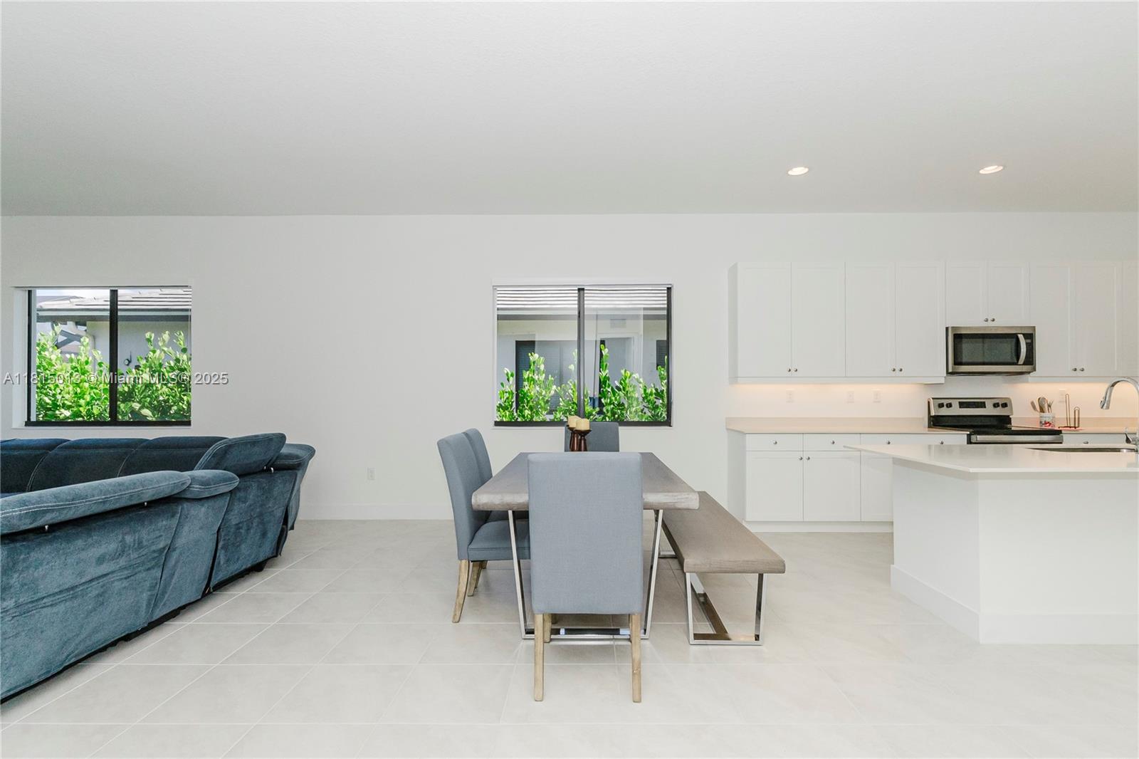 MAPLE RIDGE - Residential