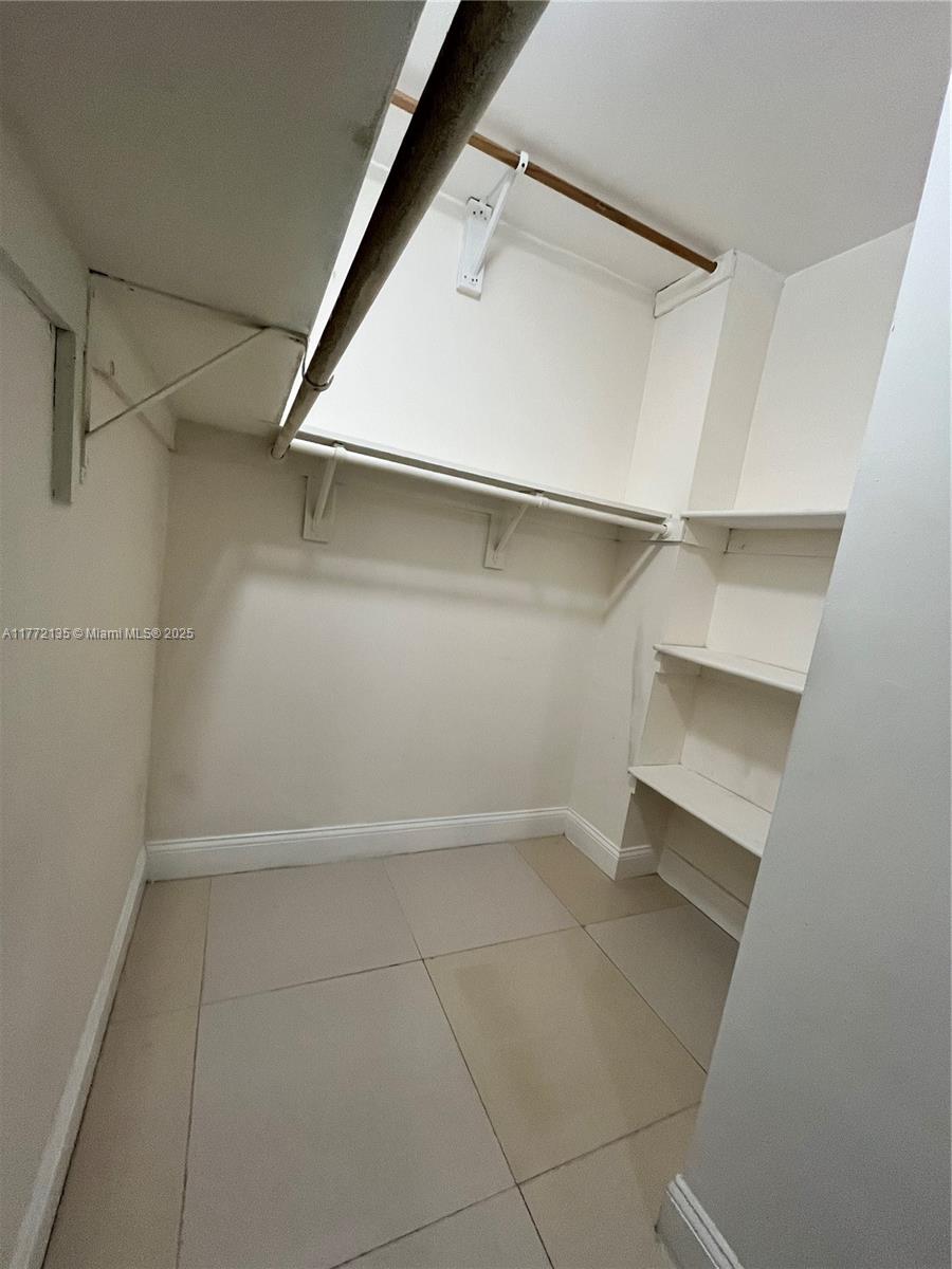 5050 CONDO - Residential