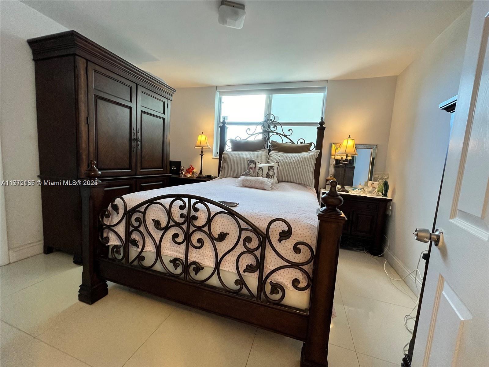 5050 CONDO - Residential