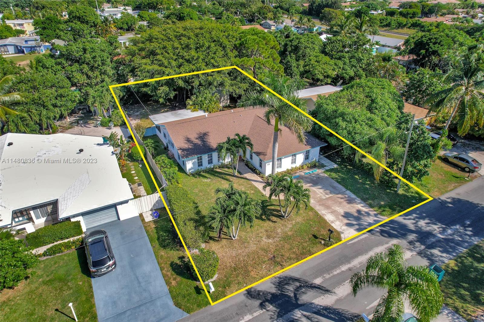 Property for Sale at 217 Se 26th Ave, Boynton Beach, Palm Beach County, Florida - Bedrooms: 4 
Bathrooms: 3  - $705,000