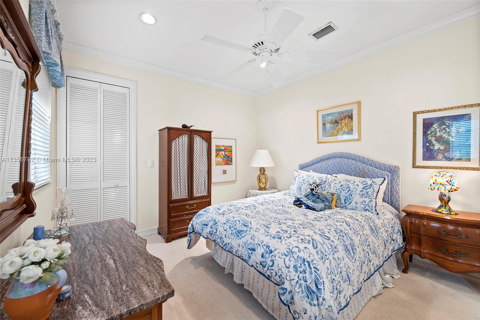 UNIVERSITY PLACE - Residential