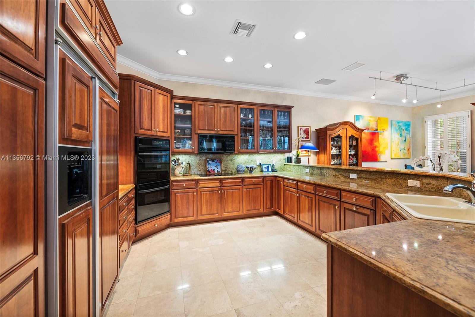 UNIVERSITY PLACE - Residential