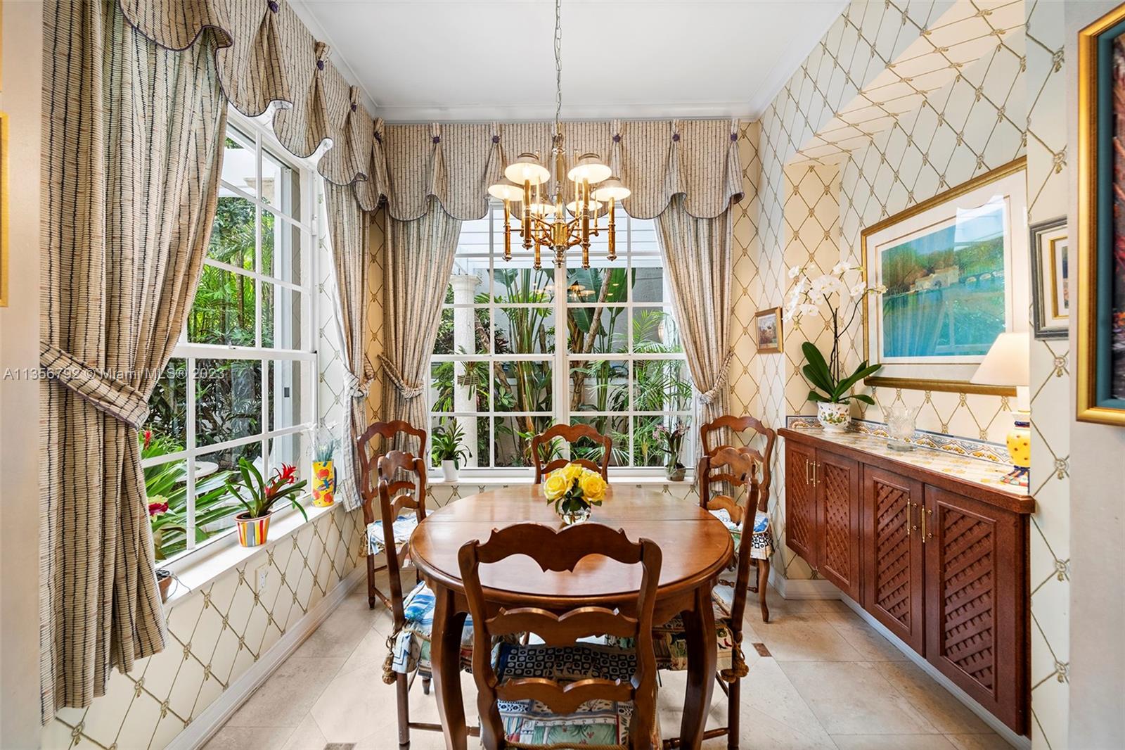 UNIVERSITY PLACE - Residential