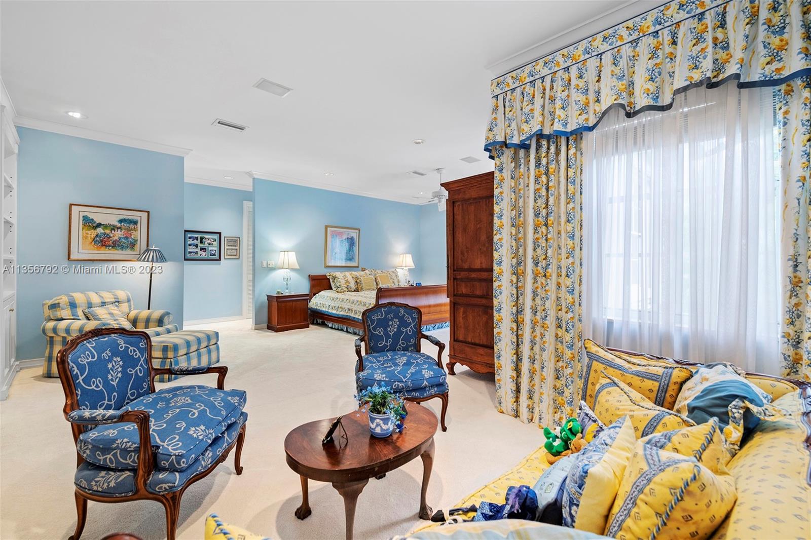 UNIVERSITY PLACE - Residential