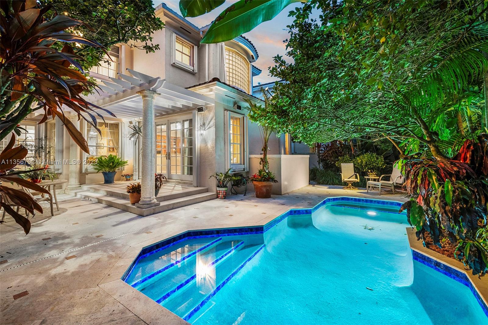 UNIVERSITY PLACE - Residential