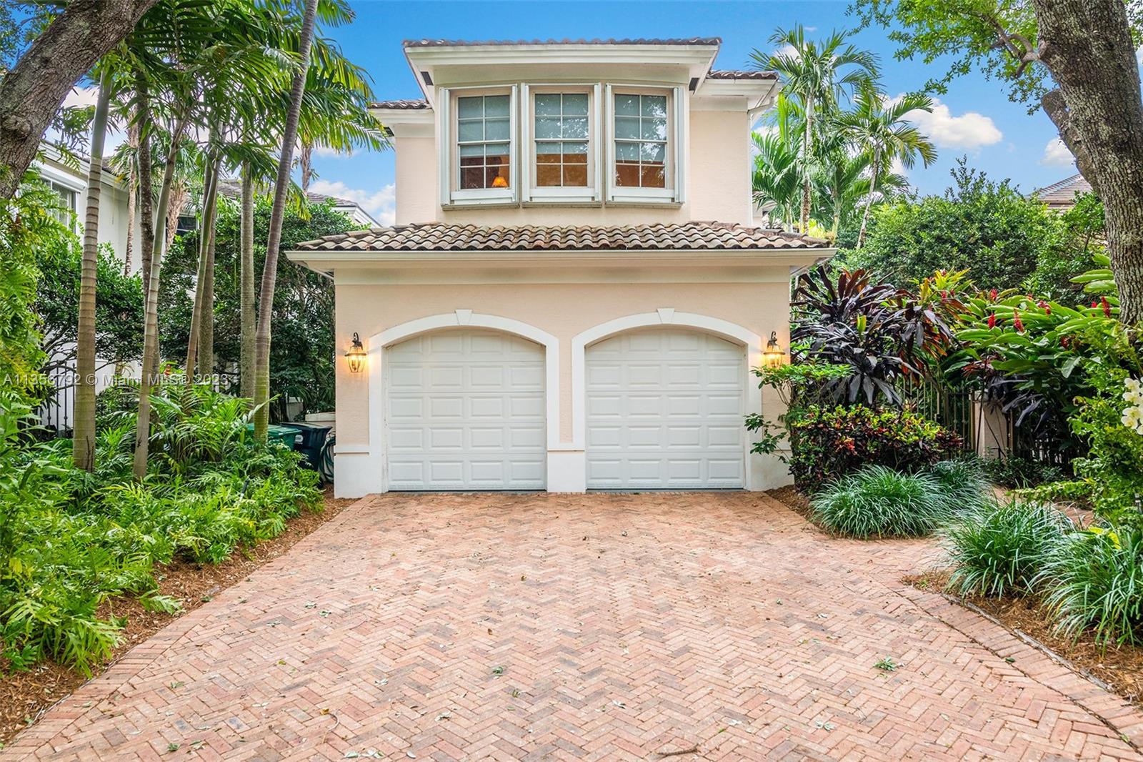 UNIVERSITY PLACE - Residential