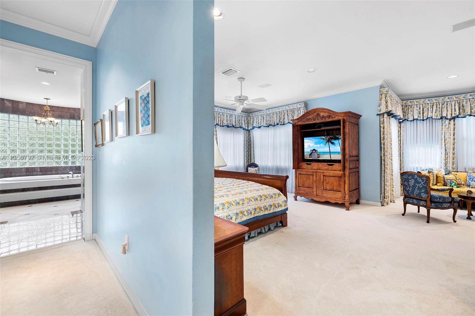 UNIVERSITY PLACE - Residential