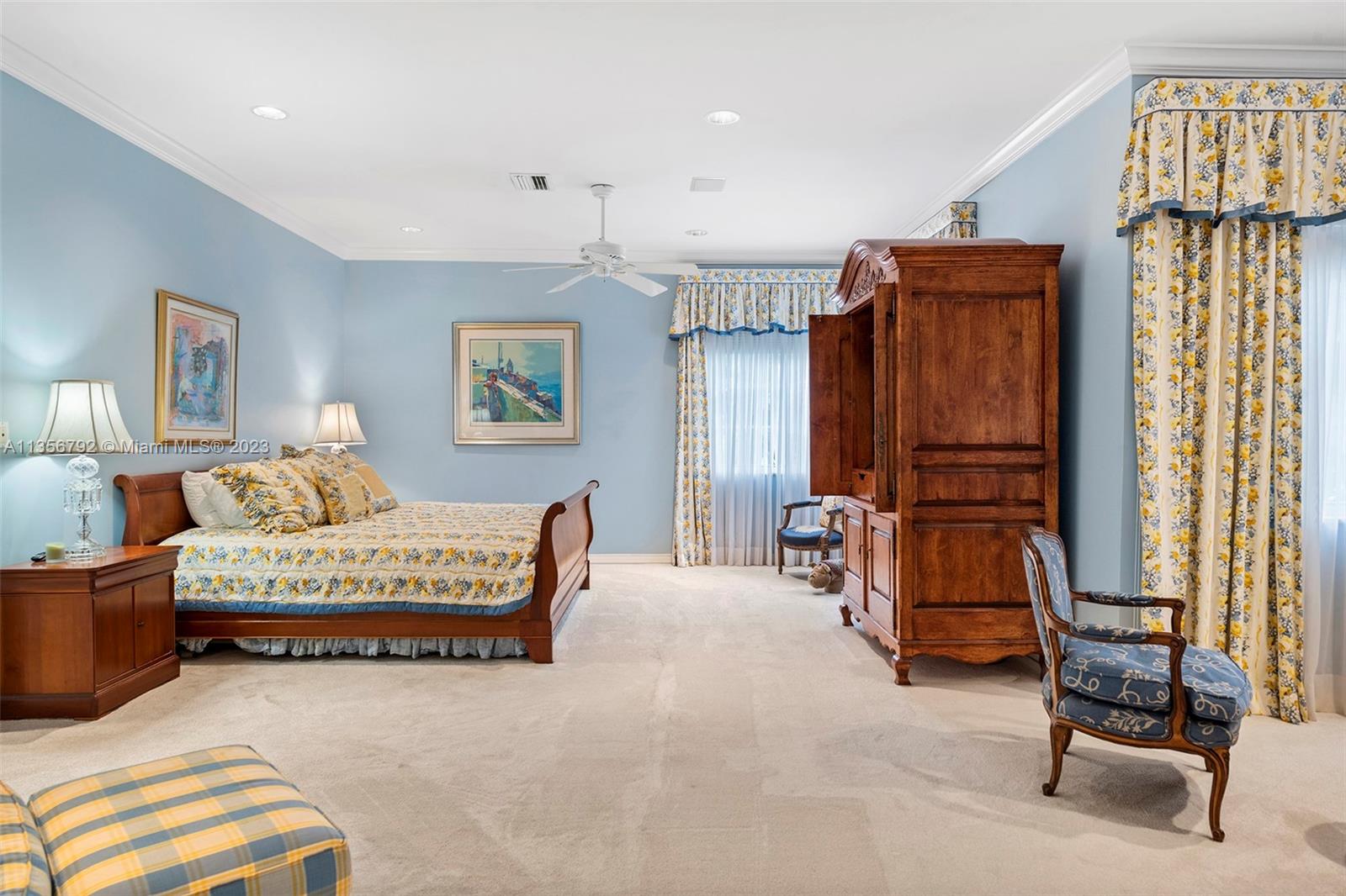 UNIVERSITY PLACE - Residential