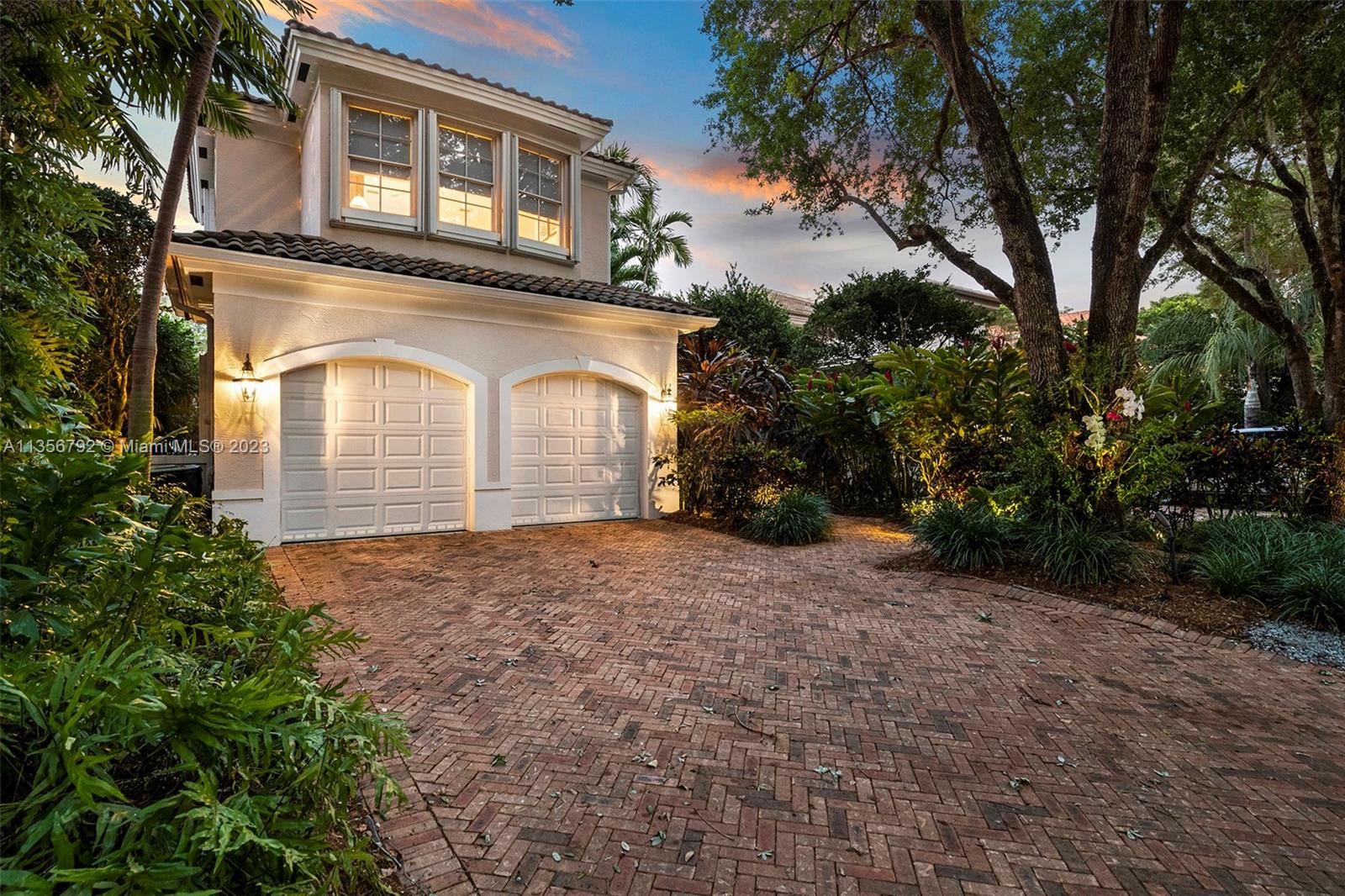 UNIVERSITY PLACE - Residential