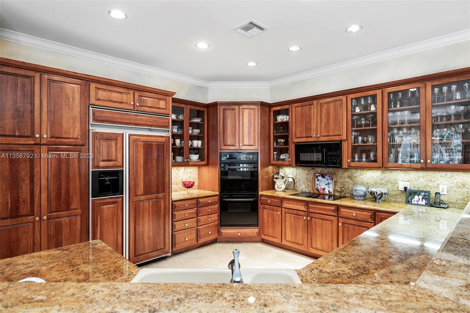 UNIVERSITY PLACE - Residential