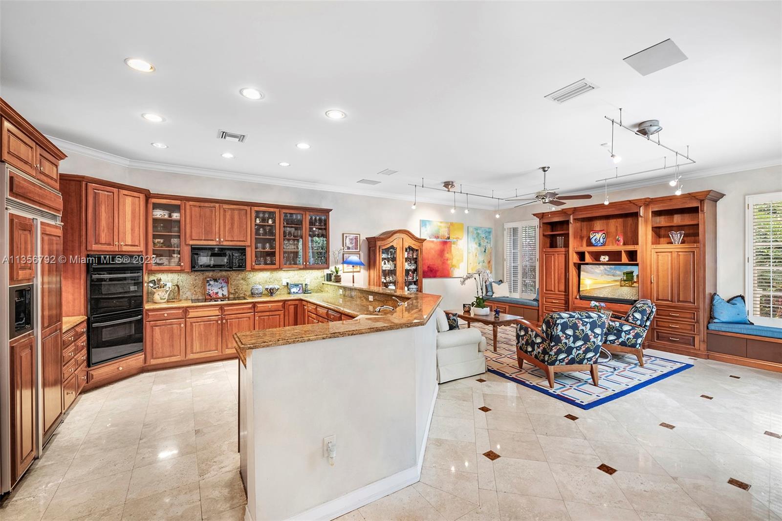 UNIVERSITY PLACE - Residential