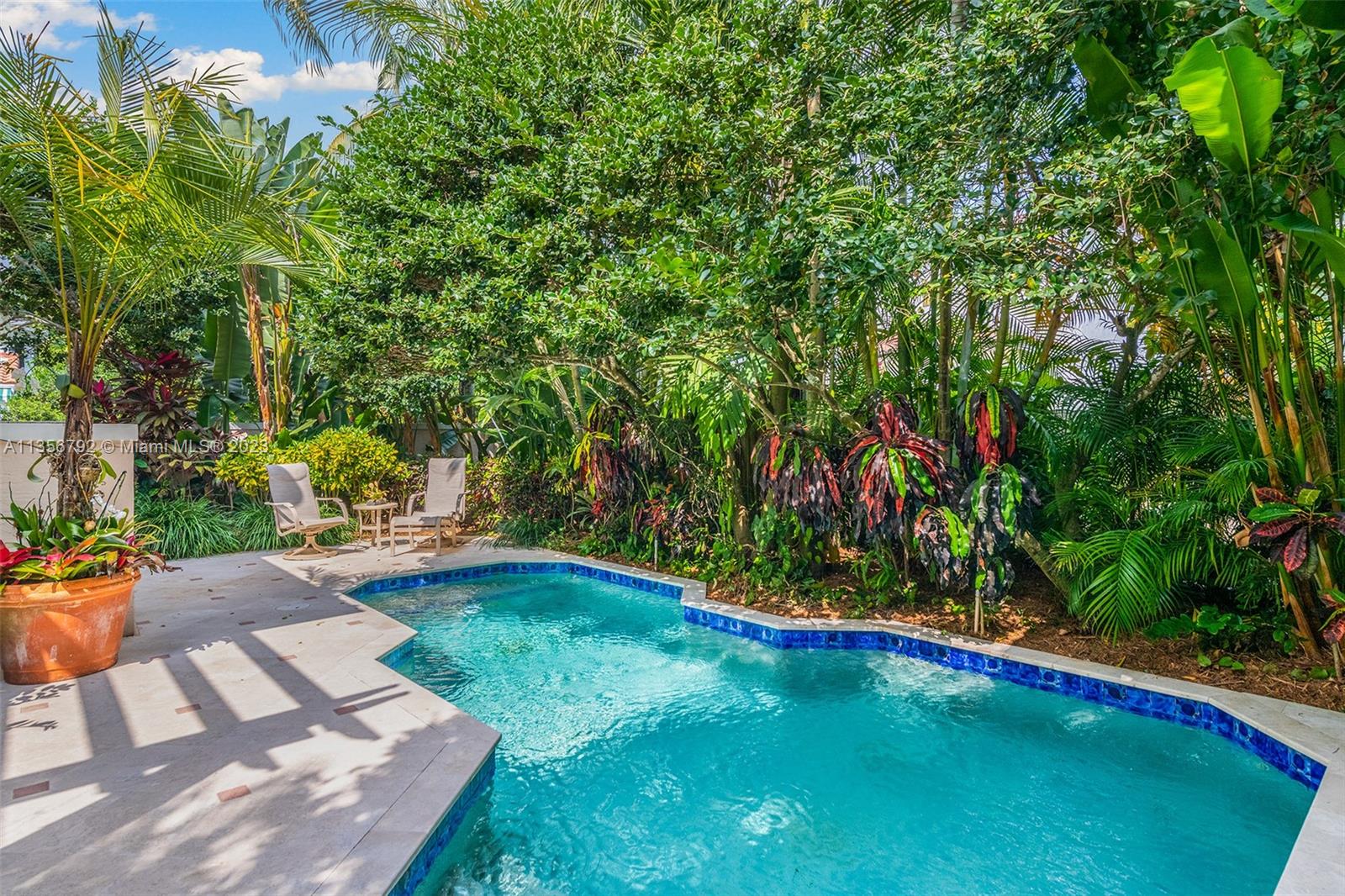 UNIVERSITY PLACE - Residential