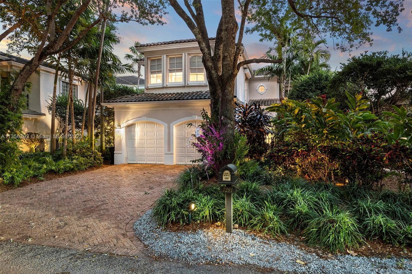 UNIVERSITY PLACE - Residential