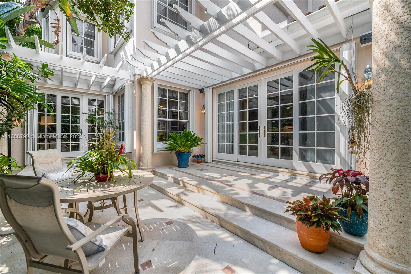 UNIVERSITY PLACE - Residential