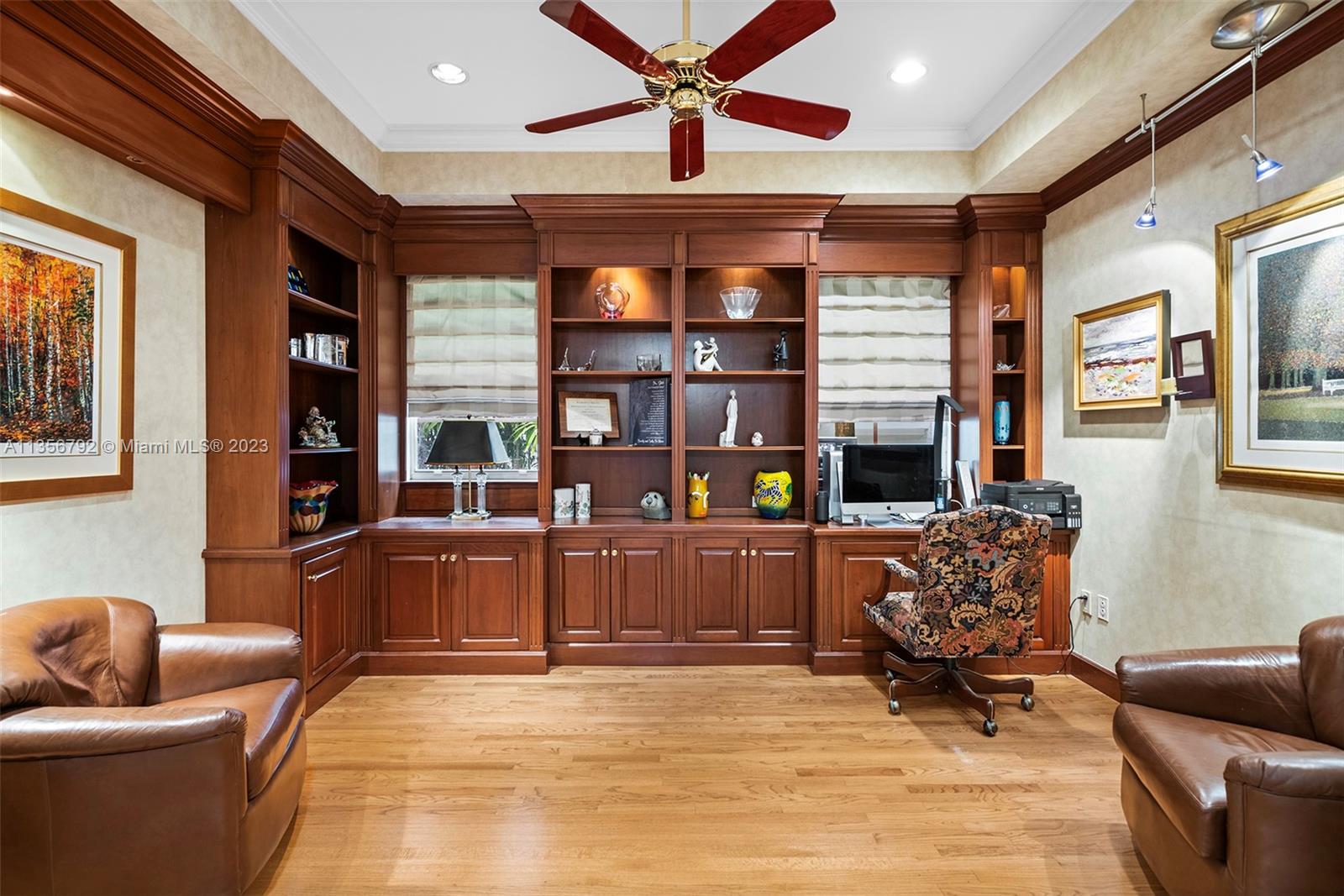 UNIVERSITY PLACE - Residential