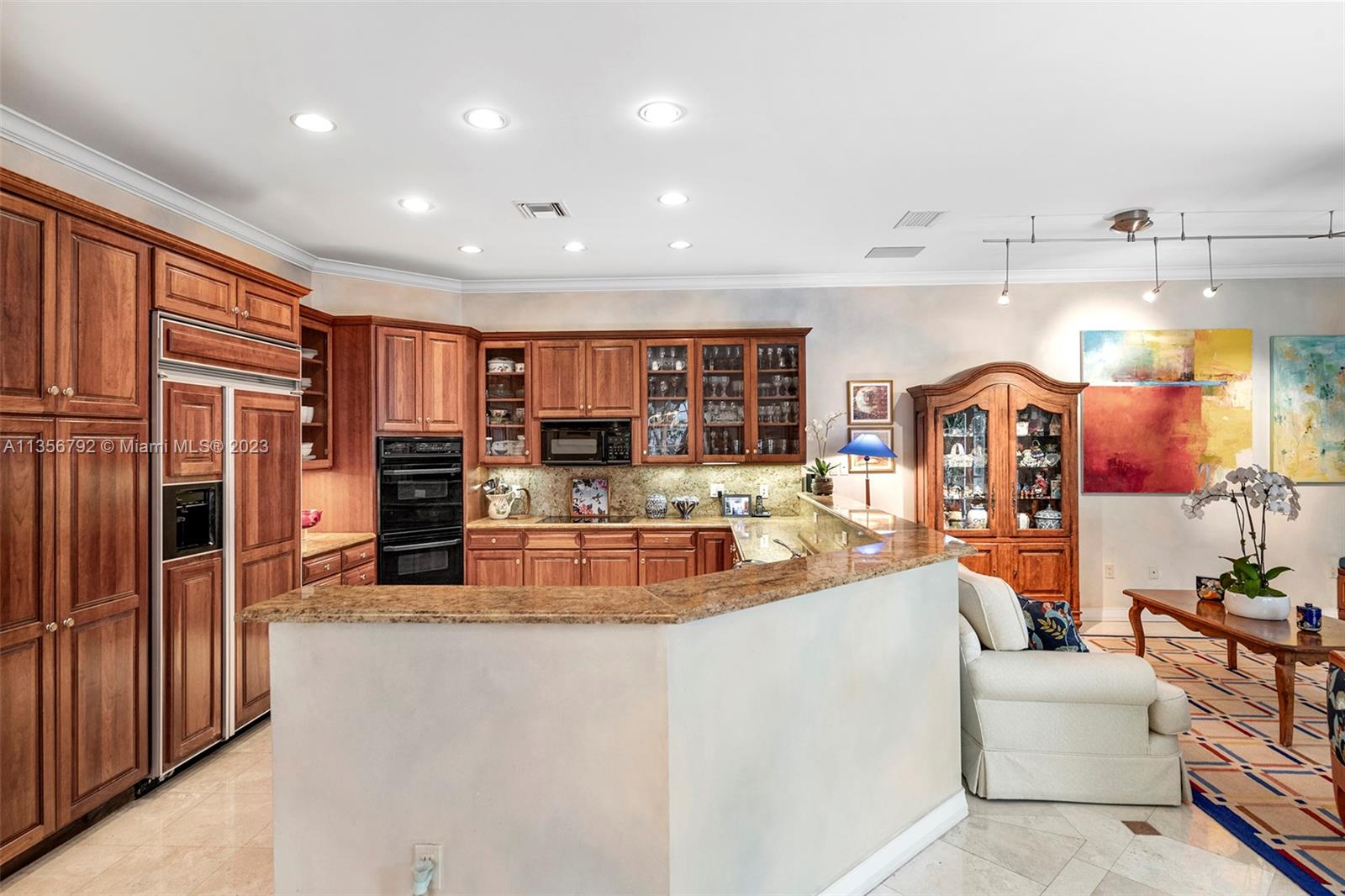 UNIVERSITY PLACE - Residential